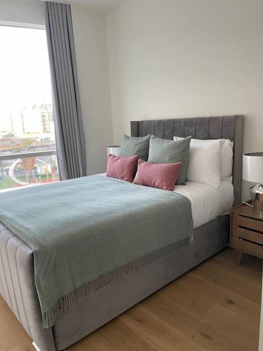 Luxury 3 Bed 3 Bath In London