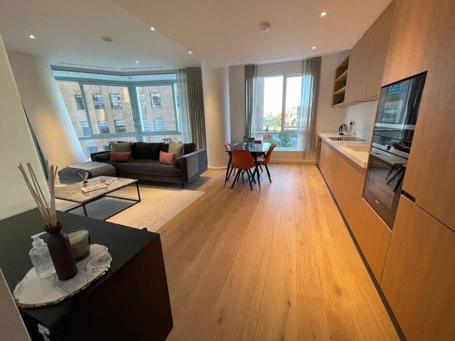 Luxury 3 Bed 3 Bath In *